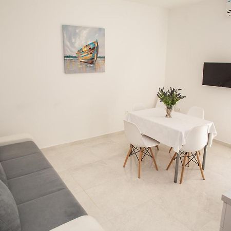 Apartment Katarina Novalja Exterior photo